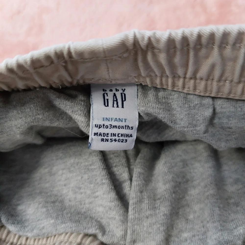 Baby Gap Infant Boys/Neutral Tan Lined Cargo Pants Size 3 Months.